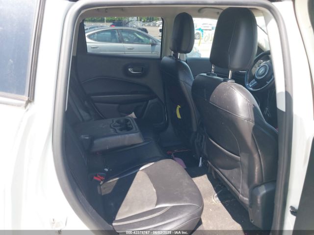 3C4NJDBB2JT328209 Jeep Compass Latitude