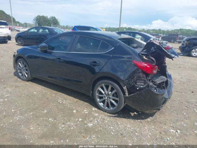 2018 MAZDA MAZDA3 3MZBN1V33JM247950 Photo 2
