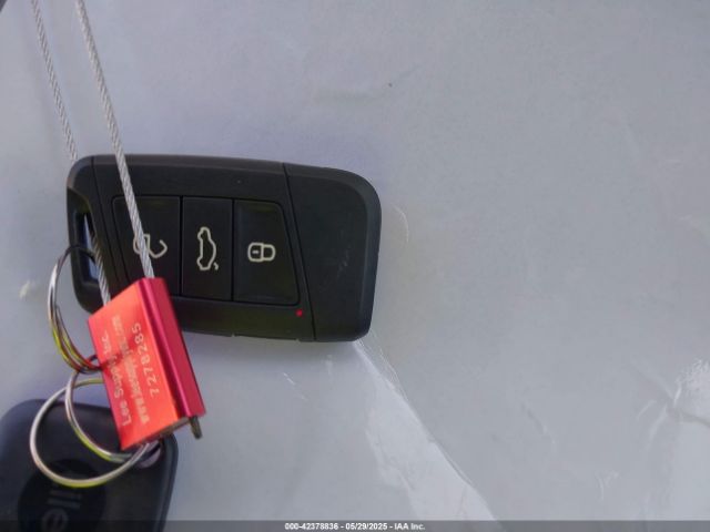 3VWG57BU8KM040476 Volkswagen 1.4 tsi