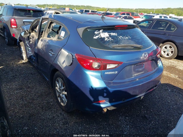 2017 MAZDA MAZDA3 3MZBN1K76HM102502 Photo 2