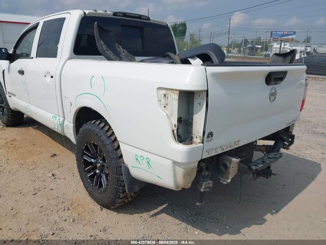 1N6AA1EJ4JN532488 Nissan 2018