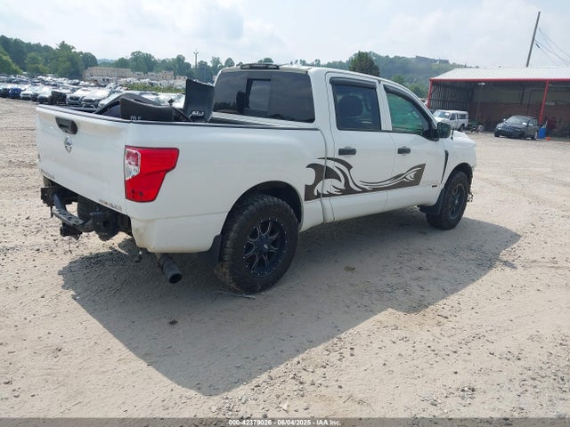 1N6AA1EJ4JN532488 Nissan 2018