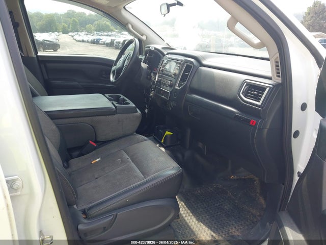 1N6AA1EJ4JN532488 Nissan 2018