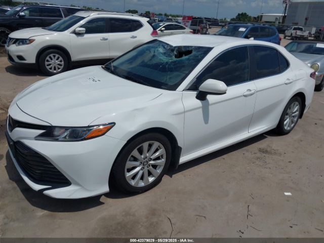 2019 TOYOTA CAMRY 4T1B11HK6KU276241 Photo 1