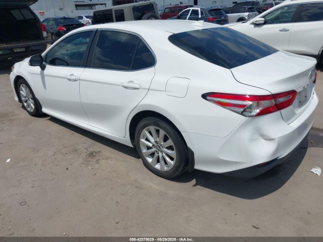 2019 TOYOTA CAMRY 4T1B11HK6KU276241 Photo 2