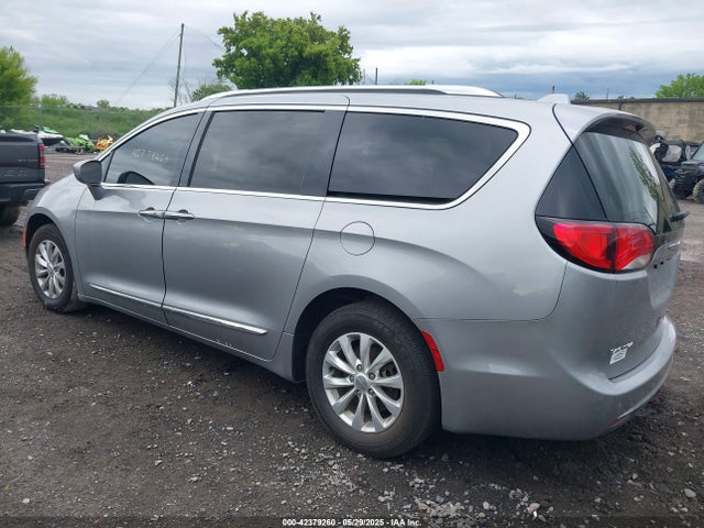 Продажа на аукционе авто 2018 Chrysler Pacifica Touring L, vin: 2C4RC1BG9JR217309, номер лота: 42379260