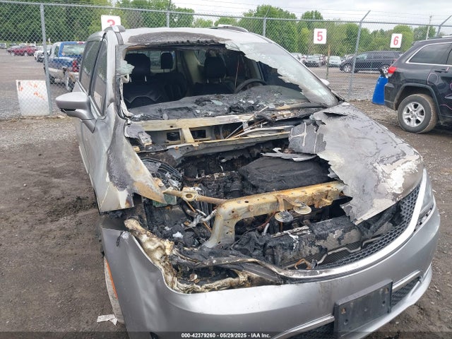 Продажа на аукционе авто 2018 Chrysler Pacifica Touring L, vin: 2C4RC1BG9JR217309, номер лота: 42379260
