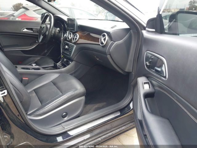 WDDSJ4EB6EN131263 Mercedes-Benz CLA-Class