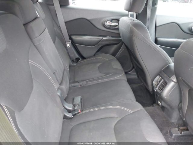 1C4PJMCS0FW750570 Jeep Cherokee Latitude