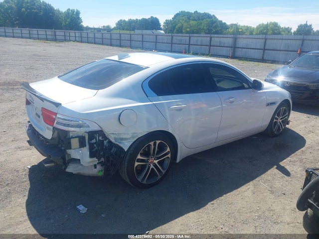 2017 JAGUAR XE SAJAJ4BV2HA970361 Photo 3