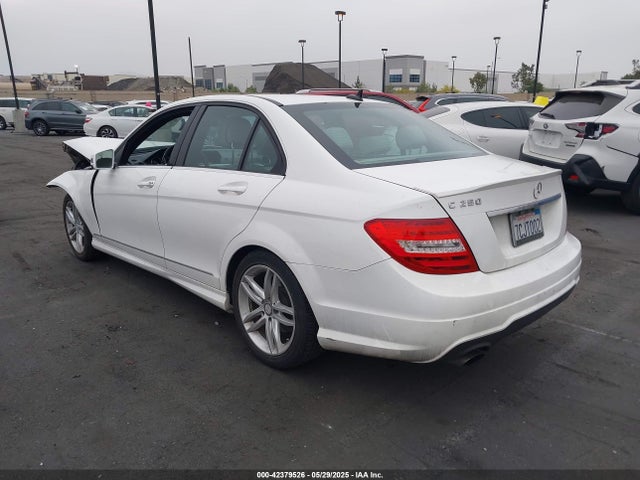 WDDGF4HB7EA908236 Mercedes-Benz C-Class