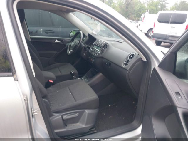 WVGCV3AX7EW529179 Volkswagen Tiguan