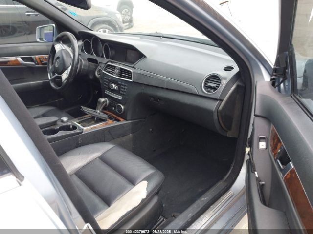 2013 MERCEDES-BENZ C 250 WDDGF4HBXDR242506 Photo 4