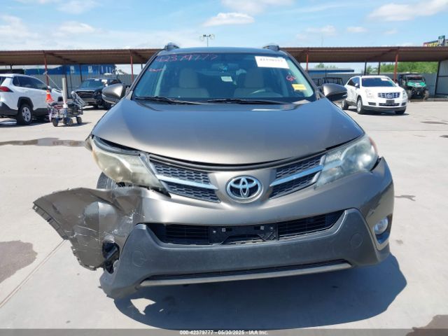 2T3WFREV0EW116996 Toyota Rav4 Xle