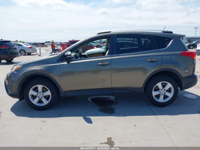 2T3WFREV0EW116996 Toyota Rav4 Xle