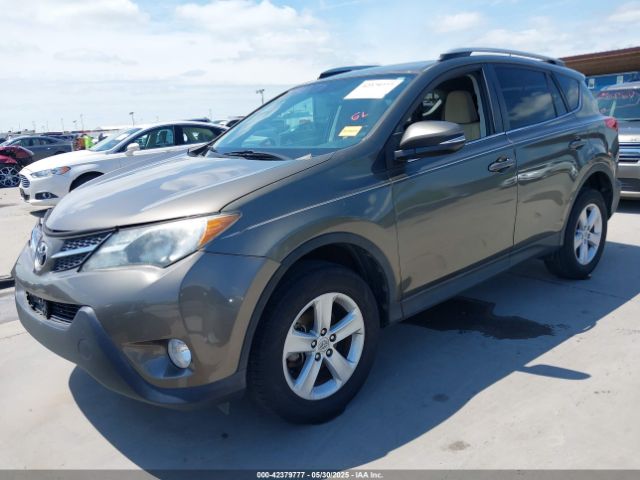 2T3WFREV0EW116996 Toyota Rav4 Xle