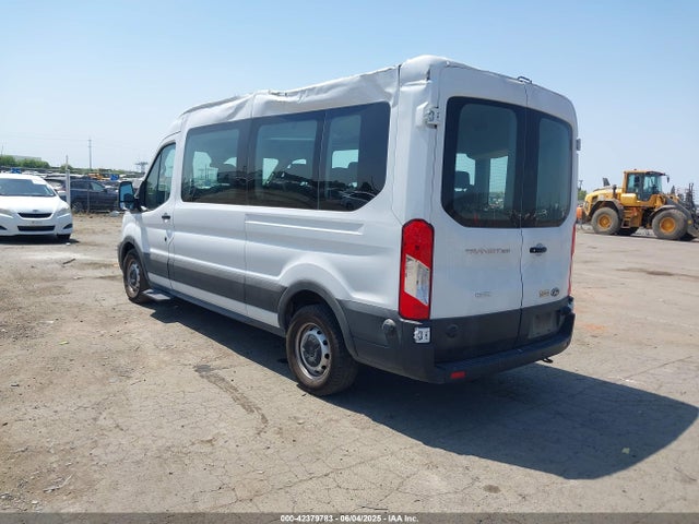 Ford 2023 2023 1FBAX2CG7PKC04821 Image 3