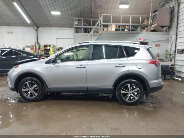 JTMRFREV6JJ248876 Toyota Rav4 Xle