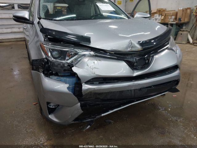 JTMRFREV6JJ248876 Toyota Rav4 Xle