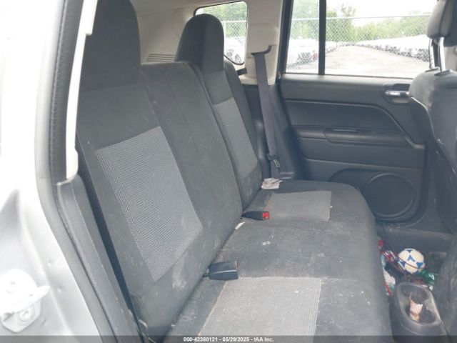 1C4NJDBB3GD645852 Jeep Compass Sport