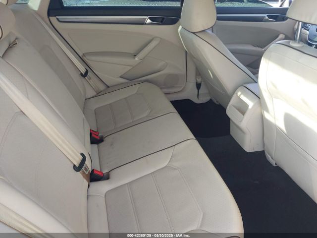 1VWAA7A30JC019938 Volkswagen 2.0 tsi