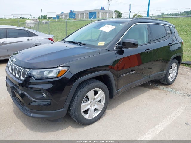Jeep Compass 2022 3C4NJCBB4NT139111 Image 2
