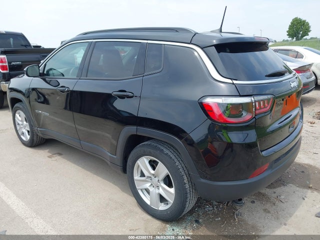 Jeep Compass 2022 3C4NJCBB4NT139111 Image 3