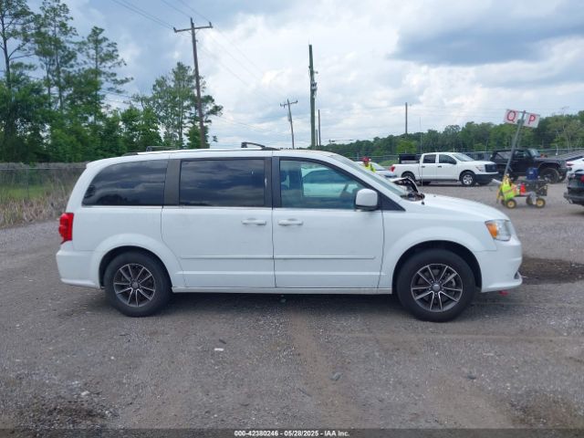 2C4RDGCG4HR554060 Dodge Grand Caravan Sxt