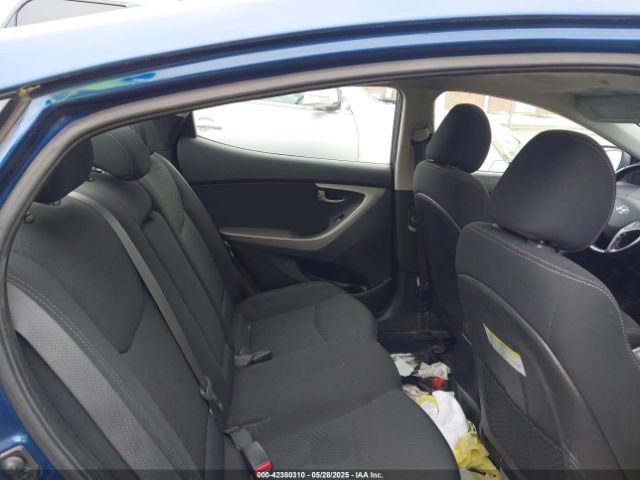 5NPDH4AE2FH571187 Hyundai ELANTRA SE