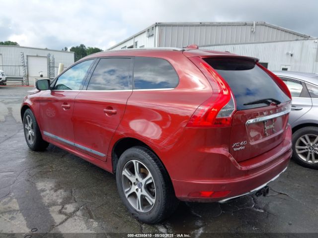 2015 VOLVO XC60 YV4902RKXF2669393 Photo 2