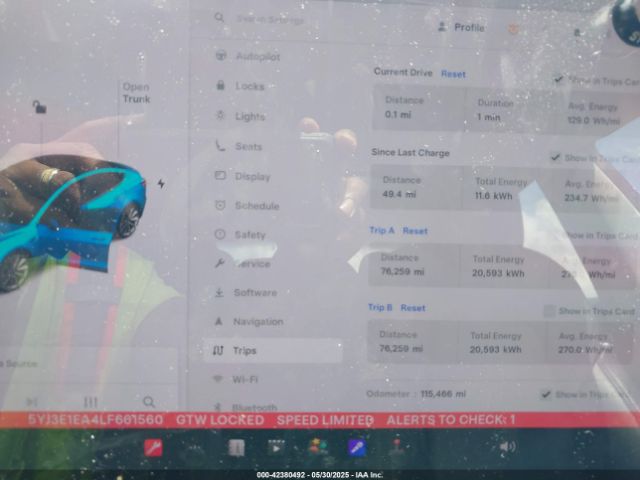 5YJ3E1EA4LF661560 Tesla 2020