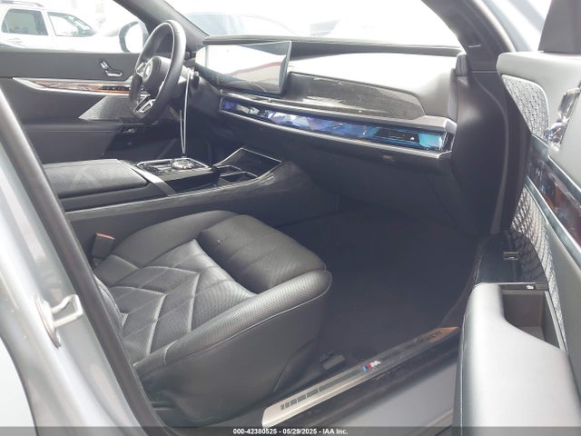 WBY53EJ04RCN94725 BMW i7