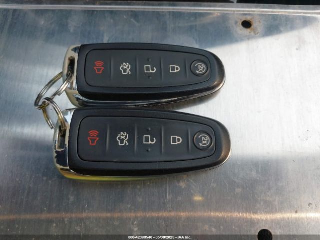 1FMCU9J98FUC26108 Ford Escape Titanium