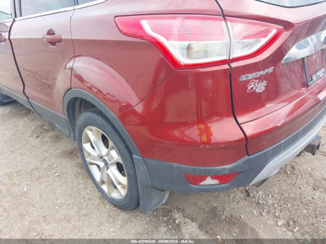 1FMCU9J98FUC26108 Ford Escape Titanium