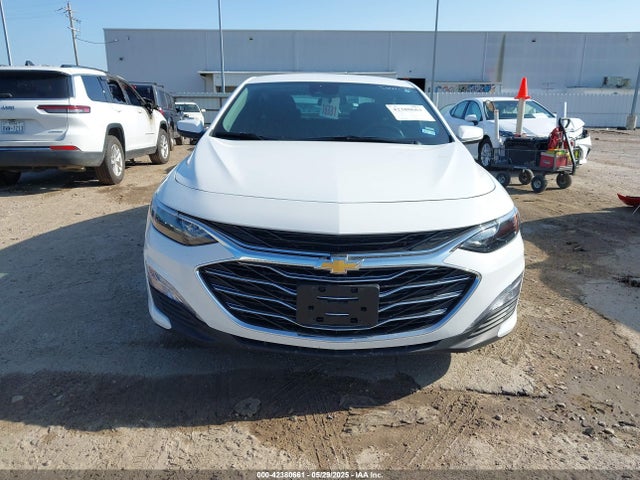 1G1ZD5ST2SF121606 Chevrolet Malibu Fwd 1lt