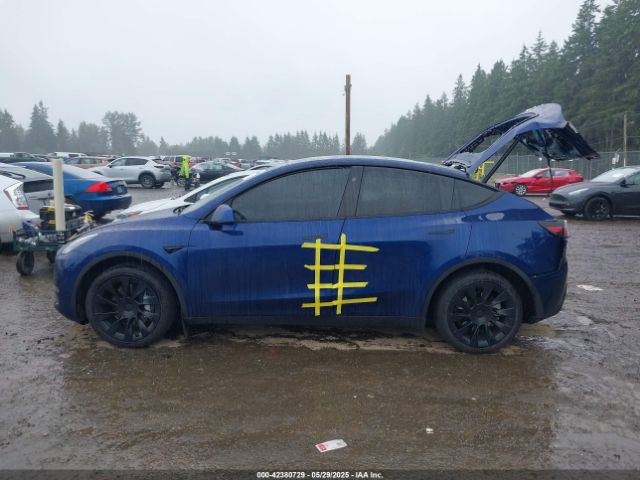 7SAYGAEE6RF988976 Tesla Model Y Long Range Dual Motor All-wheel Drive