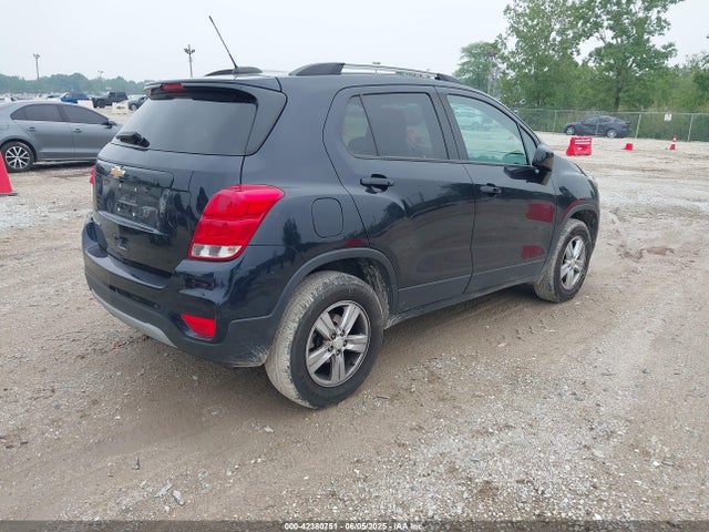Chevrolet le2 2021 KL7CJPSM8MB363916 Image 4
