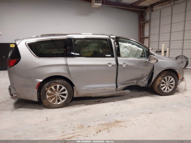 Chrysler Pacifica 2019 2C4RC1BG6KR560189 Image 13