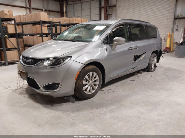 Chrysler Pacifica 2019 2C4RC1BG6KR560189 Image 2