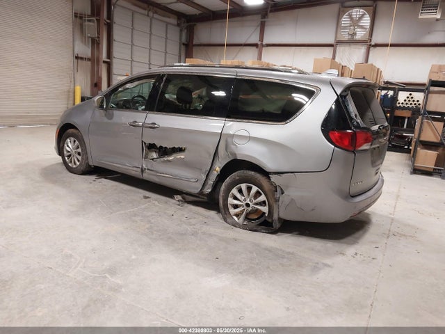 Chrysler Pacifica 2019 2C4RC1BG6KR560189 Image 3
