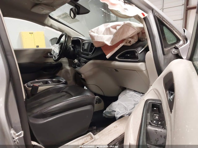 Chrysler Pacifica 2019 2C4RC1BG6KR560189 Image 5