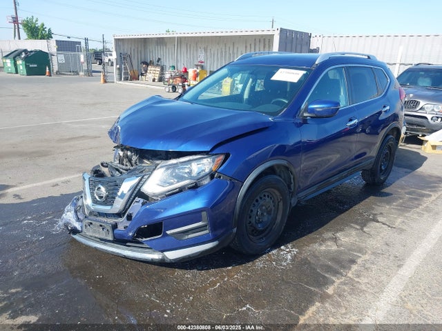 Nissan 2017 2017 KNMAT2MV9HP553763 Image 2