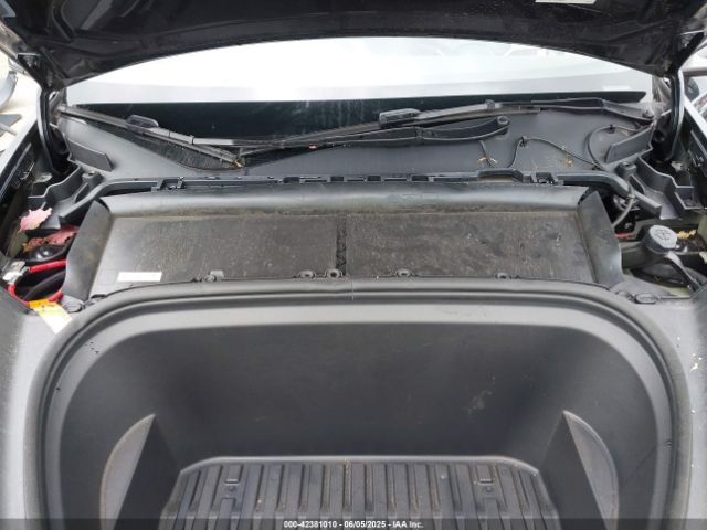 2025 TESLA MODEL Y 7SAYGDEE1SF285163 Photo 9