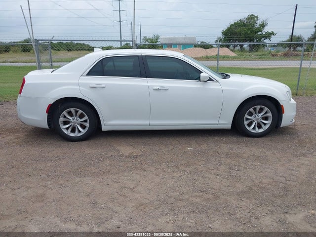 2C3CCAAG6FH875811 Chrysler 300 Limited