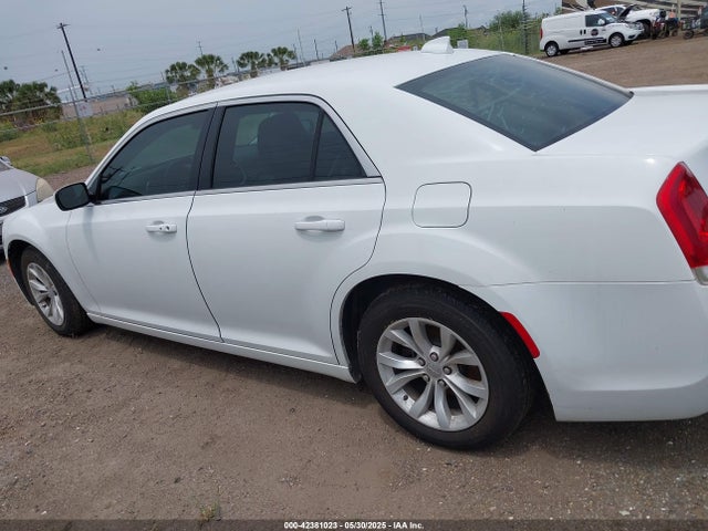 2C3CCAAG6FH875811 Chrysler 300 Limited