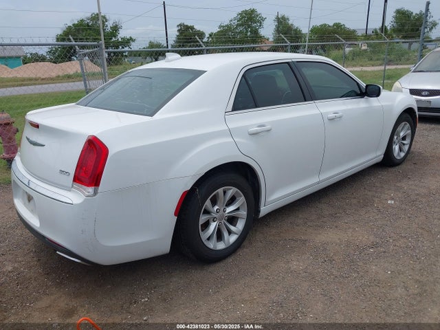 2C3CCAAG6FH875811 Chrysler 300 Limited