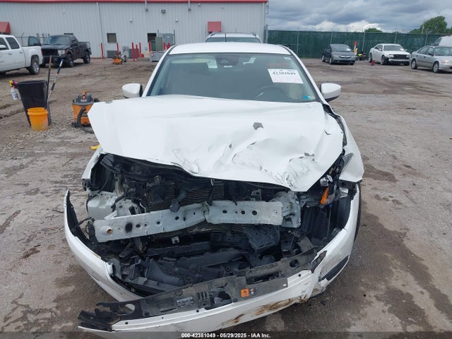 3MZBN1L39JM164672 Mazda py