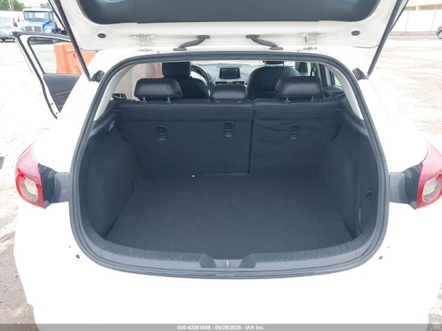 3MZBN1L39JM164672 Mazda py