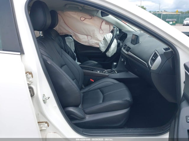 3MZBN1L39JM164672 Mazda py