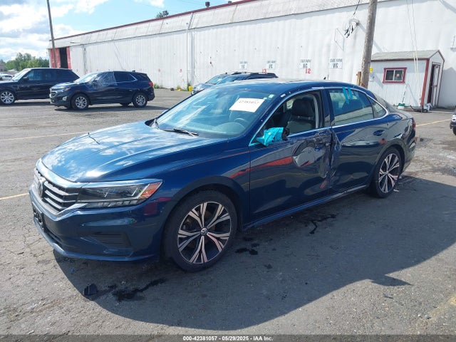 Volkswagen Passat 2021 1VWSA7A35MC002982 Image 2